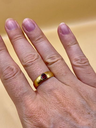Bague ruban en or jaune 18 carats (750/1000)...