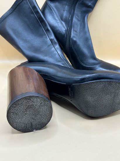 GIVENCHY par Riccardo Tisci 
Paire de bottines...