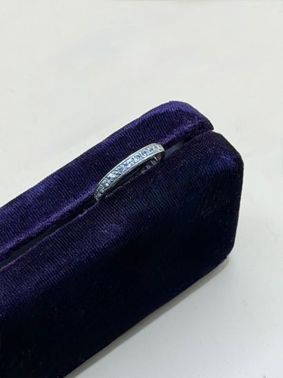 American wedding band in 18K (750/1000) white...