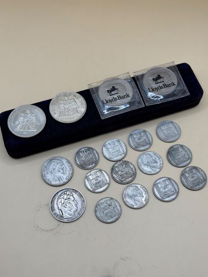 Lot of silver coins including: 
- 1 silver...