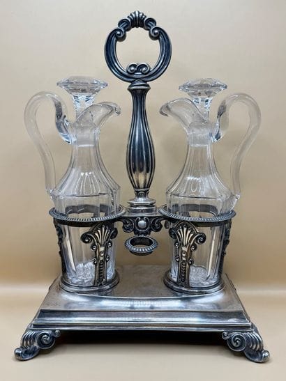 Oil and vinegar cruet in silver (950/1000)...