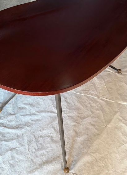 Intéressant bureau de forme libre, le plateau...