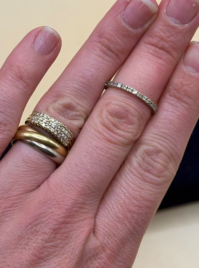 American wedding band in 18K (750/1000) white...