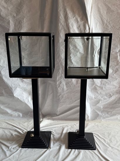 Suite of two jeweler's display cases in black...