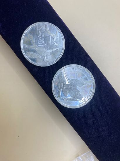 PARIS CURRENCY 
Lot including 2 pieces of...