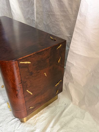 Création CONTEMPORAINE
Elégant buffet en...