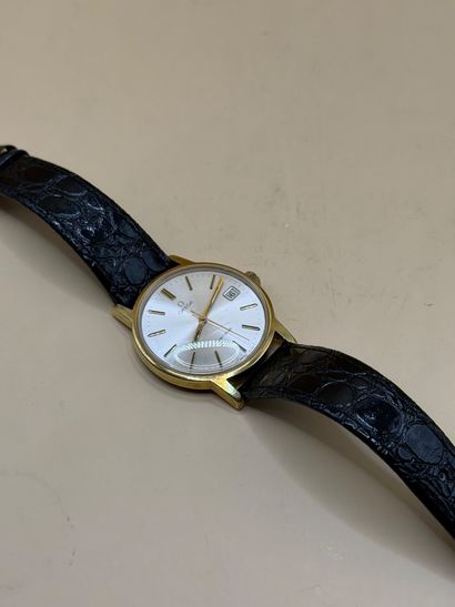 OMEGA
Geneva
Metal and gilt metal dress watch...