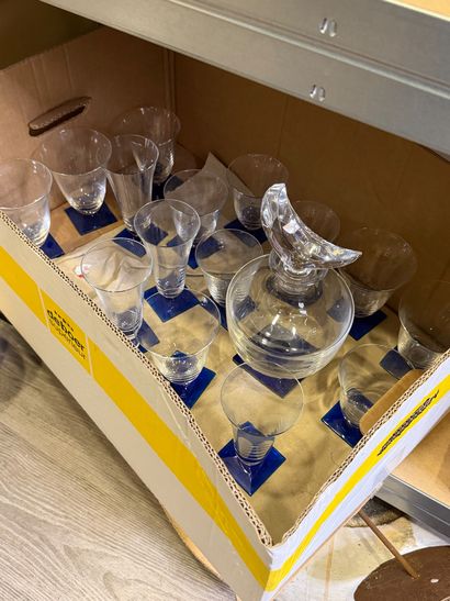 SÈVRES 
Ensemble de verres à pied en cristal...