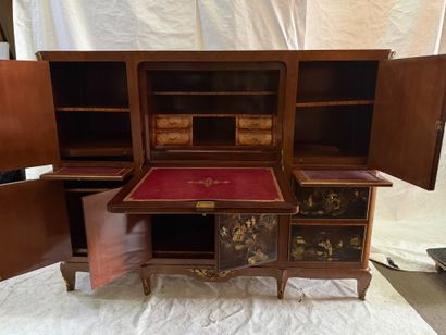 Important cabinet en placage de palissandre...