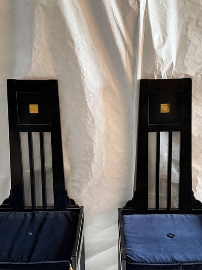 JUGENDSTIL
Paire de chaises en bois laqué...
