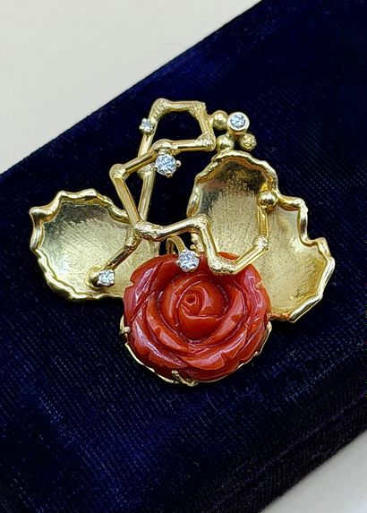 Very elegant brooch in 18K (750/1000) yellow...