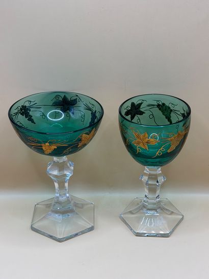 MURANO 
Ravissante suite de verres à pied...