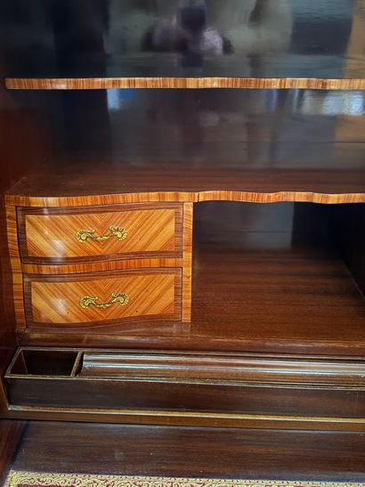 Important cabinet en placage de palissandre...