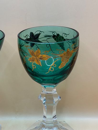 MURANO 
Ravissante suite de verres à pied...