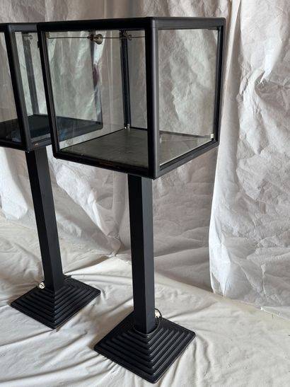 Suite of two jeweler's display cases in black...