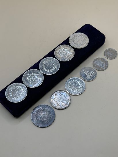 Silver coin set including : 
- 7 Hercules...