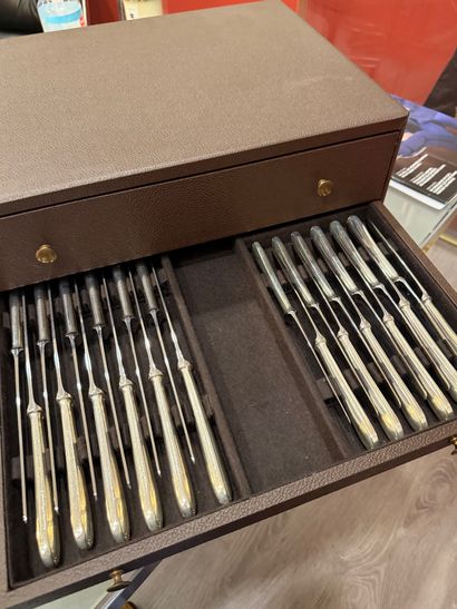 ERCUIS 
Large silver-plated 