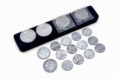 Lot of silver coins including: 
- 1 silver...
