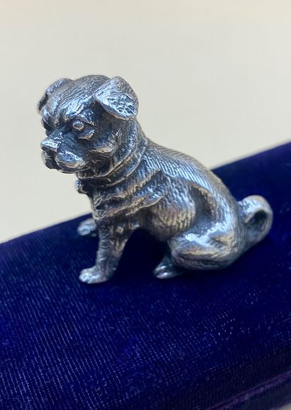 Delightful silver pug (950/1000). 
Minerve...