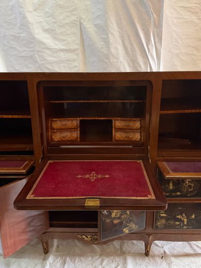 Important cabinet en placage de palissandre...