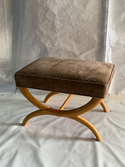 Travail FRANÇAIS
Tabouret curule en bois...