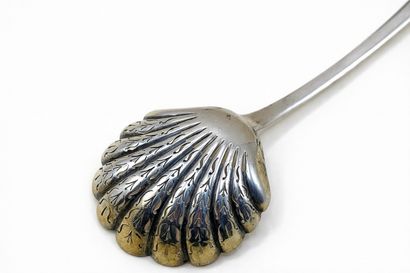 Émile PUIFORCAT
Delightful sprinkling spoon...