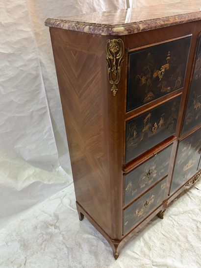 Important cabinet en placage de palissandre...
