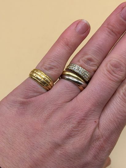 Band ring in 18K (750/1000) yellow gold with...