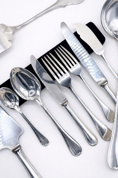 ERCUIS 
Large silver-plated 