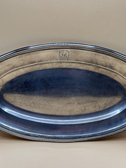Large oval silver dish (950/1000) filet pattern....