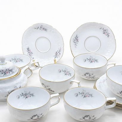 ROSENTHAL 
Ensemble comprenant six tasses...
