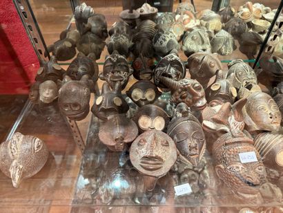 CÔTE D'IVOIRE
Lot comprenant 54 petits masques...