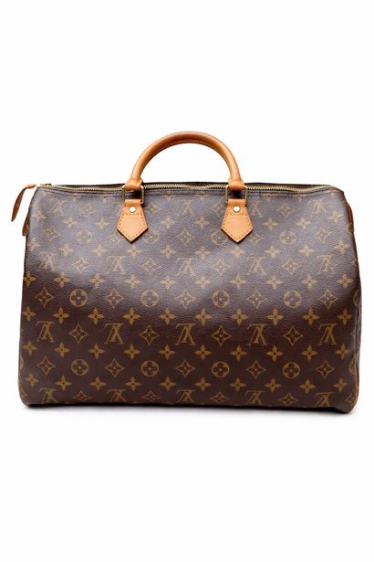 LOUIS VUITTON 
Speedy