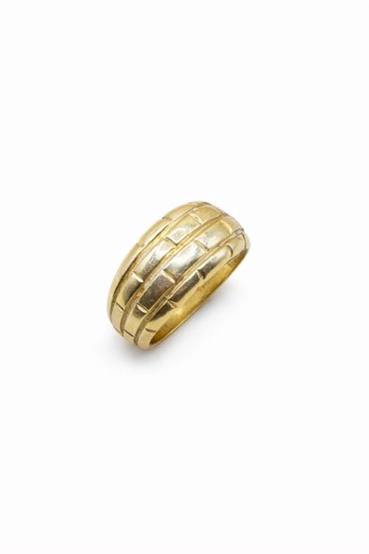 Band ring in 18K (750/1000) yellow gold with...