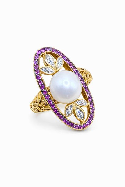 18K (750/1000) yellow gold cocktail ring...