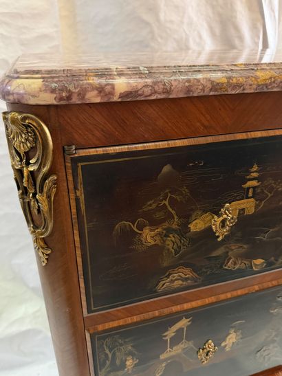 Important cabinet en placage de palissandre...