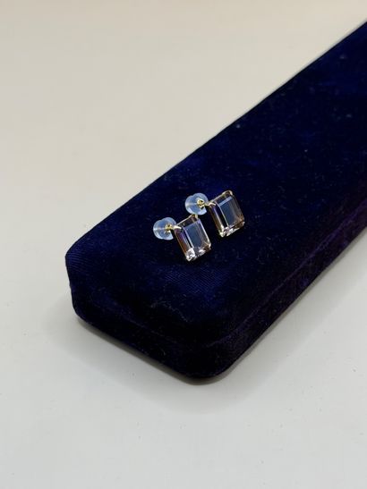 Pair of 18K (750/1000) yellow gold earrings...