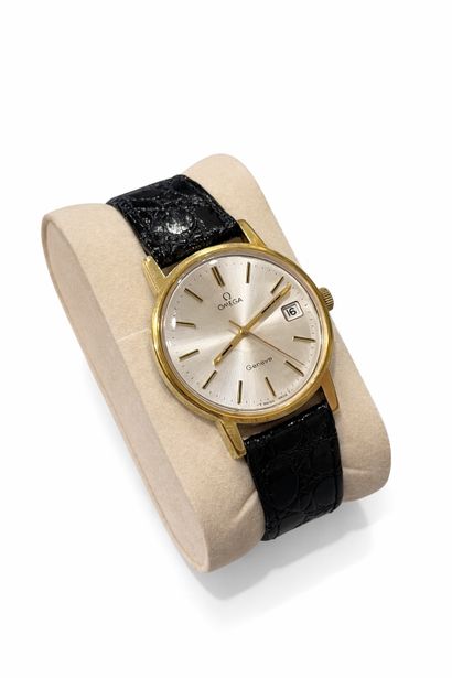 OMEGA
Geneva
Metal and gilt metal dress watch...