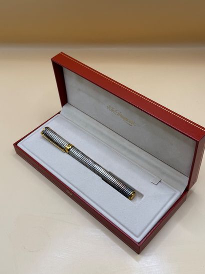 S.T. DUPONT PARIS 
Elegant fountain pen in...