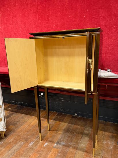 Création CONTEMPORAINE
Ravissant cabinet...