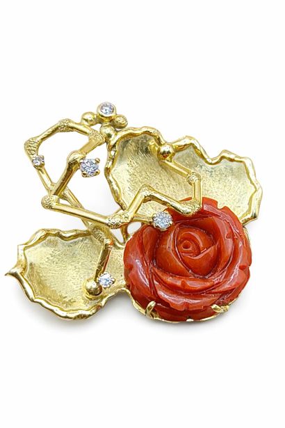 Very elegant brooch in 18K (750/1000) yellow...