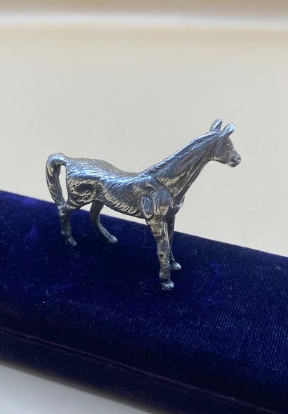 Horse in silver (950/1000). 
Minerve hallmark....
