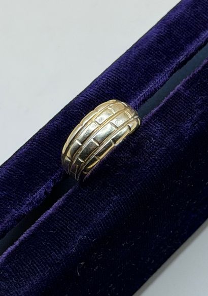 Band ring in 18K (750/1000) yellow gold with...