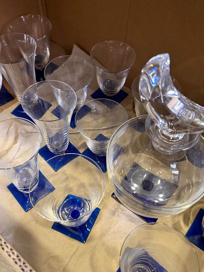 SÈVRES 
Ensemble de verres à pied en cristal...