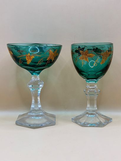 MURANO 
Ravissante suite de verres à pied...