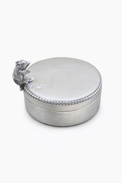 Adorable round milk teeth box in silver (950/1000),...