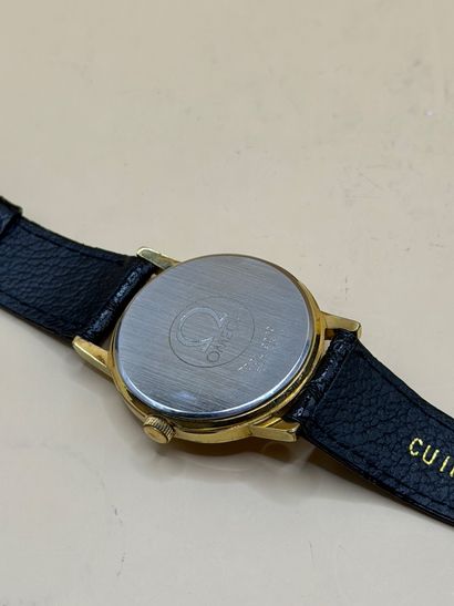 OMEGA
Geneva
Metal and gilt metal dress watch...