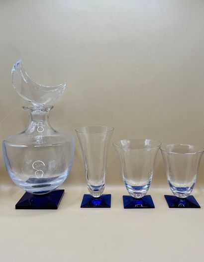 SÈVRES 
Ensemble de verres à pied en cristal...