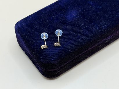 Pair of pear-shaped earrings in 18k yellow...
