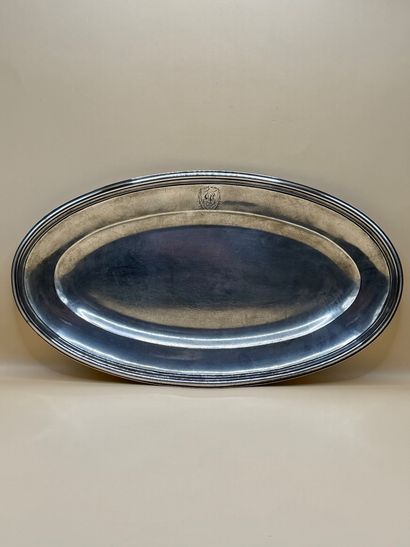 Large oval silver dish (950/1000) filet pattern....